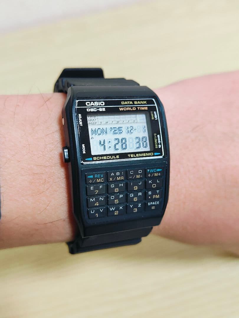 CASIO DBC-62 DATA BANK デジタル腕時計