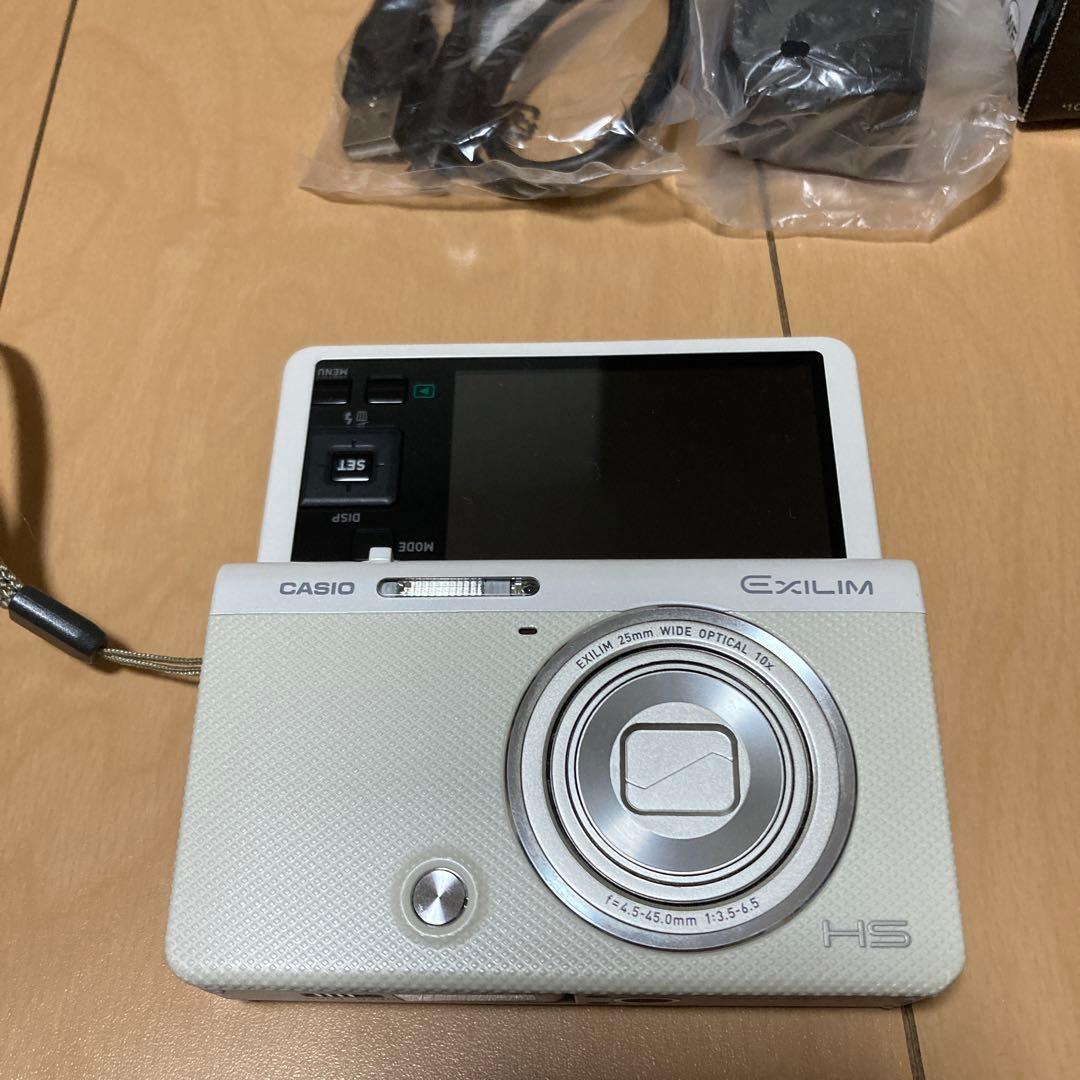 CASIOカメラ EXILIM EX-ZR50 ホワイト