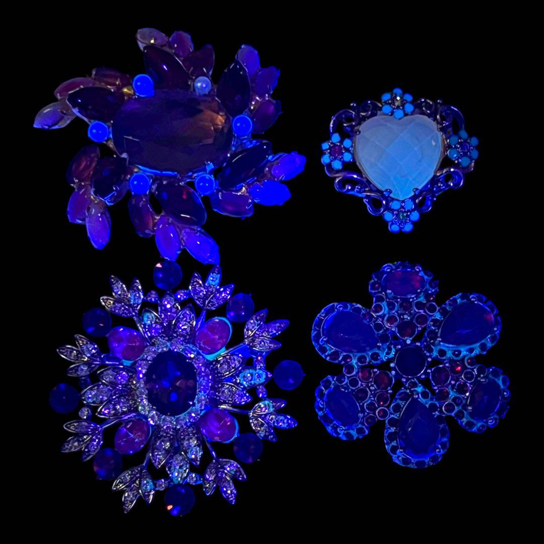 ☆BLACK FRIDAY福袋☆レッド&ピンク系☆ブランド&蛍光ブローチ多数！