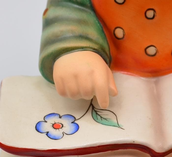 本の虫　＃8　女の子　★フンメル　ドイツ・ゲーベル　ラージ ご成約済み