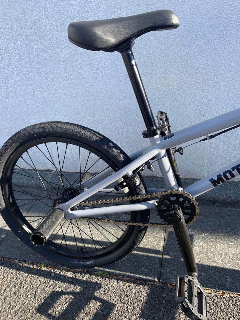 値下げ　BMX MOTEL WORKS AUX-E 美品　20インチ　フラット