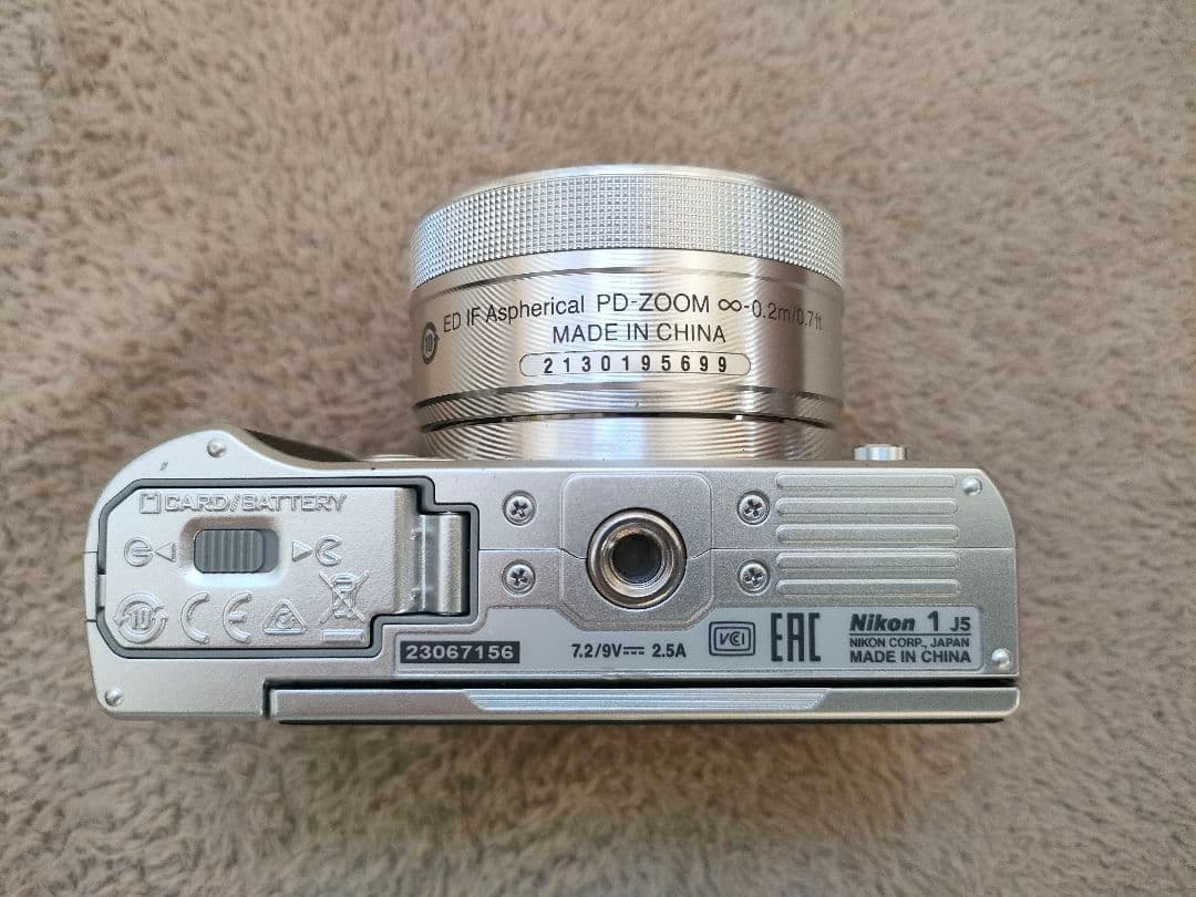 デジタルカメラ Nikon NIKON 1 J5 SILVER