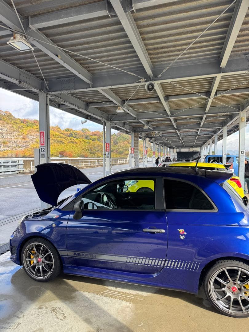 ADVAN racing RZⅡ17インチ7.5J+35PCD984H アバルト