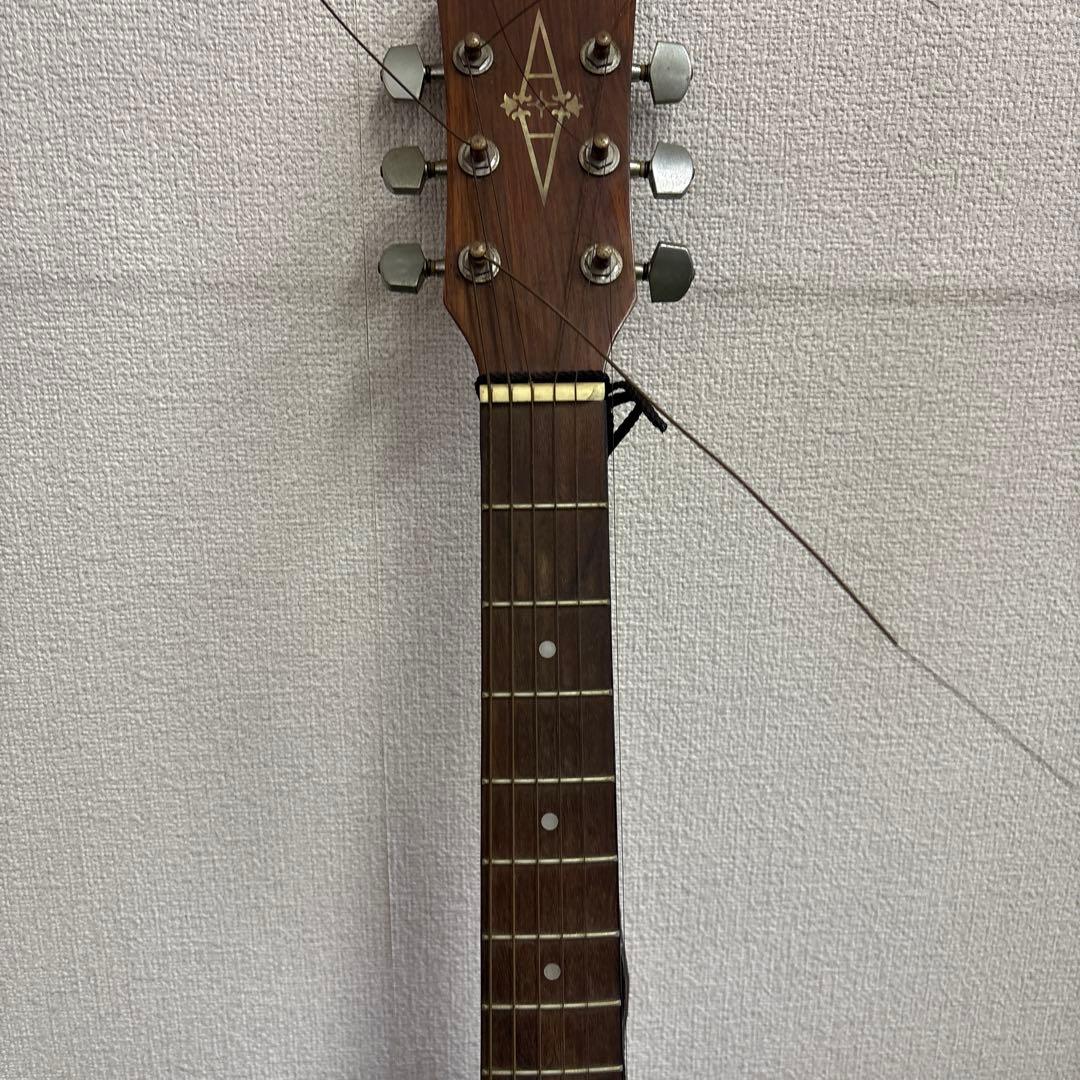 ＄アルバレス　アコースティックギター　弦切れあり