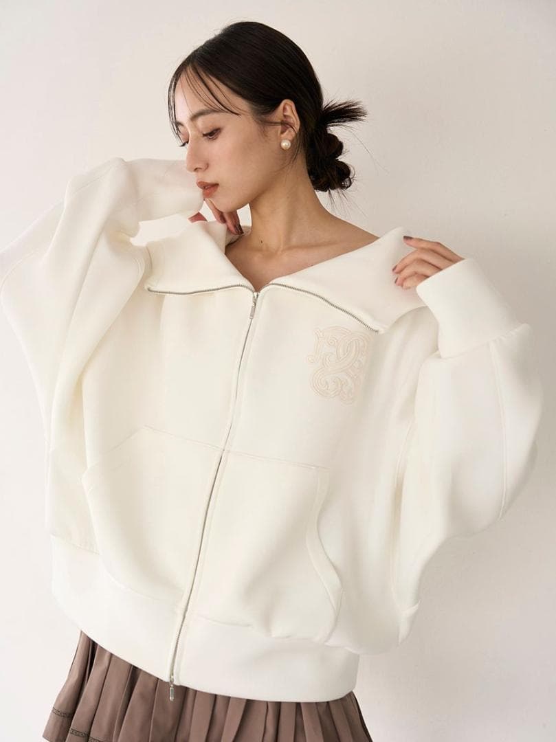 【新品】SNIDEL ボリュームパーカー IVR フリーサイズ