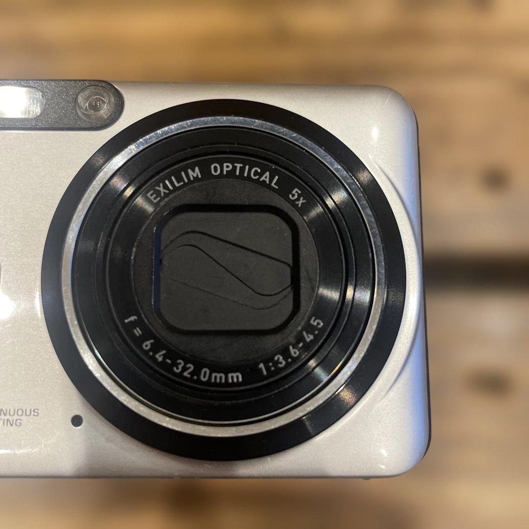 CASIO EXILM デジカメ