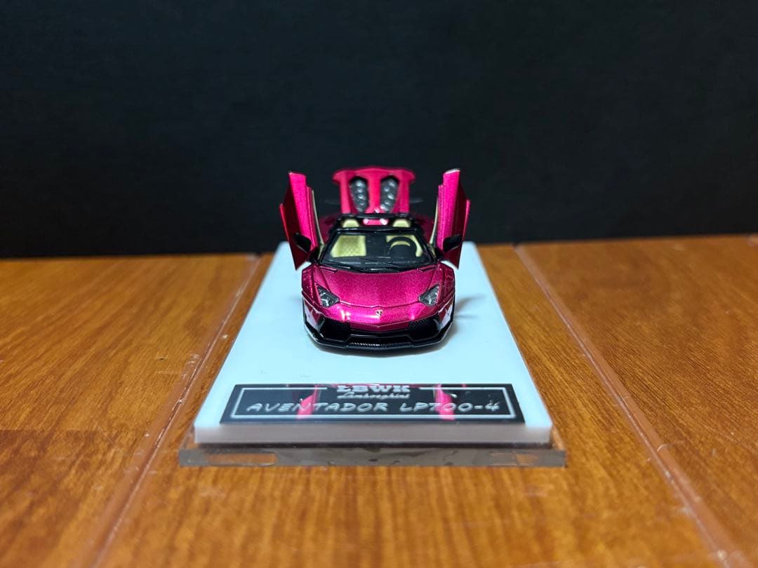 1/64 ランボルギーニ　アヴェンタドール　LP700