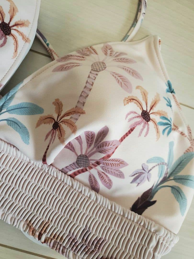 アリシアスタン　水着　ビキニ