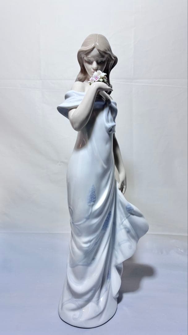 LLADRO リヤドロ 【甘い香り】6918