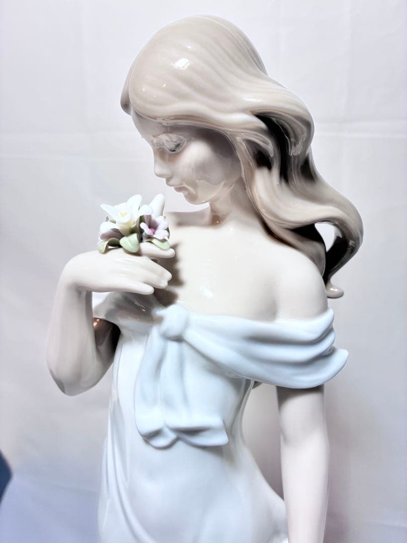 LLADRO リヤドロ 【甘い香り】6918