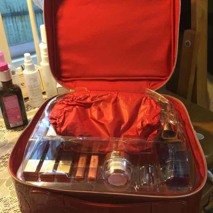 再出品送料込みエスティローダー(ESTEE LAUDER)化粧品セット