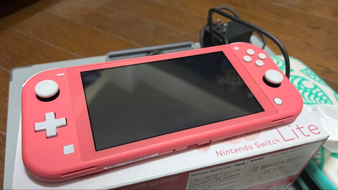 【値下げ】　Nintendo Switch Lite ピンク 充電器・ケース付き
