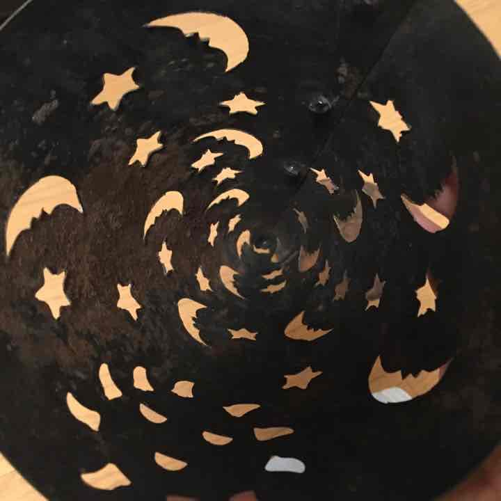 キャンドルを入れて灯りを灯すもの