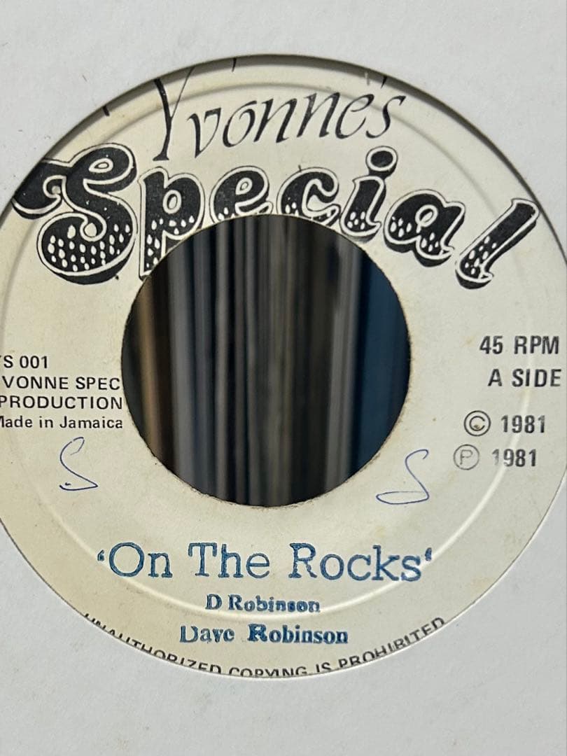 定番レゲエ！Dave Robinson On The Rocks