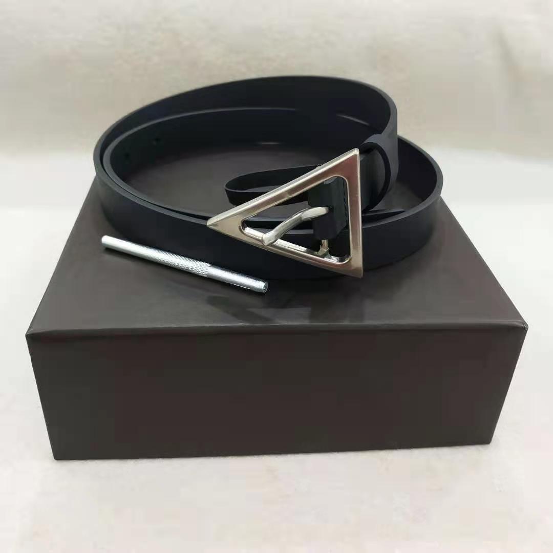 ボッテガヴェネタ ベルト 三角バックル