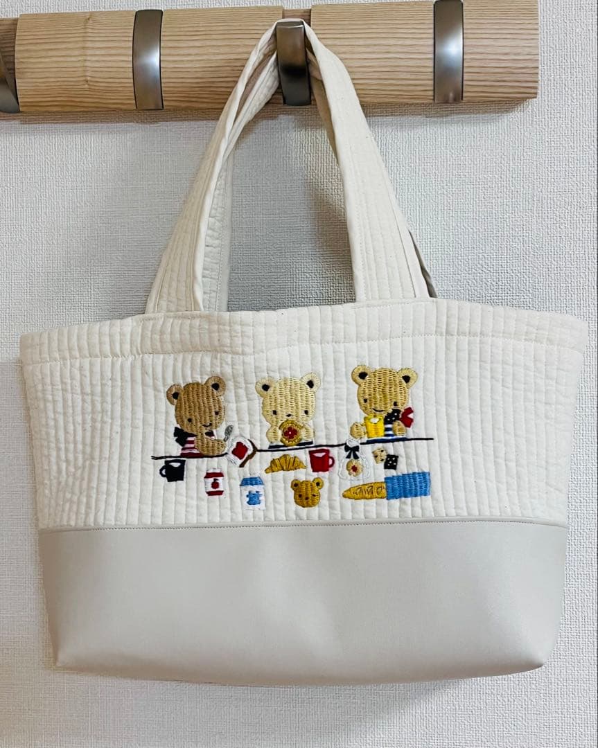 専用ページです。生成りのヌビ刺繍バック