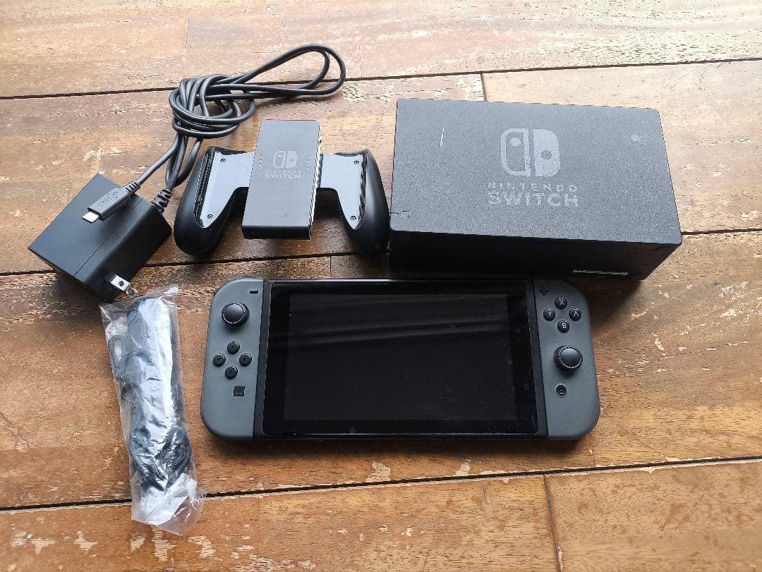 Nintendo Switch 本体 + 付属品 (注意書き必読お願いします)