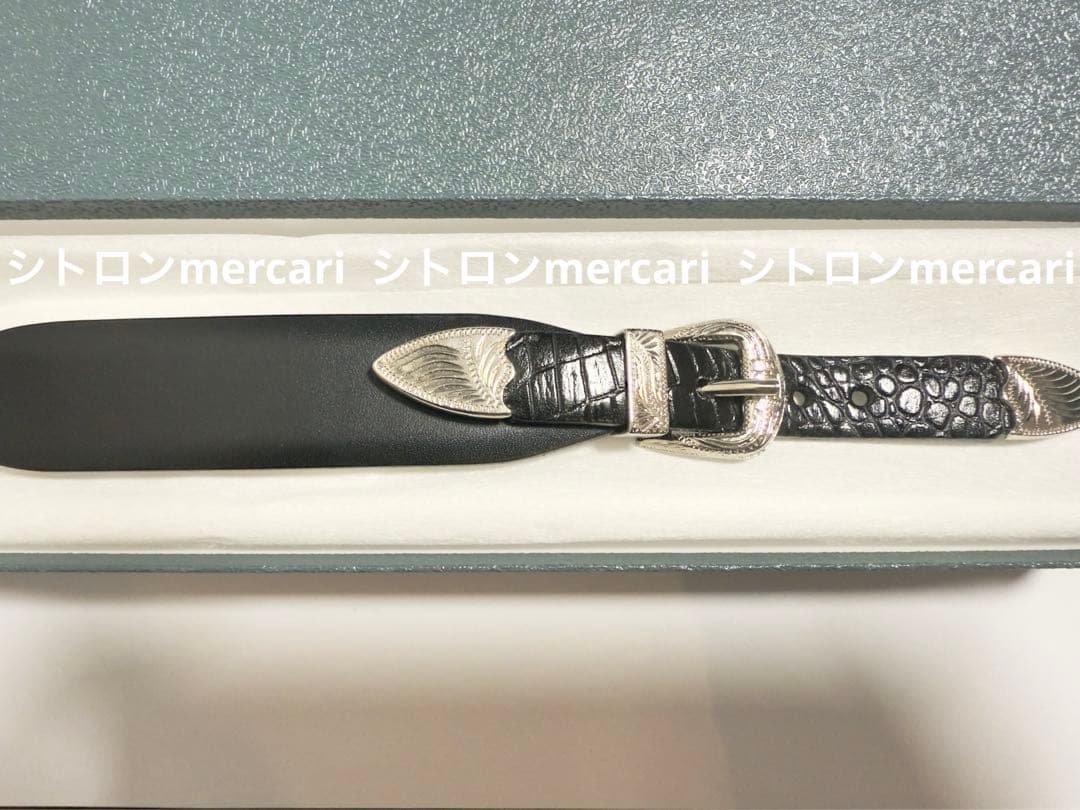 【新品完売】TOGA✨ダブルバックルバングル ♡ LE SSERAFIM着用