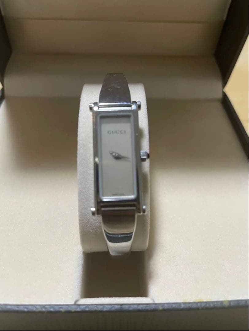 【GUCCI】腕時計　バングル　シルバー