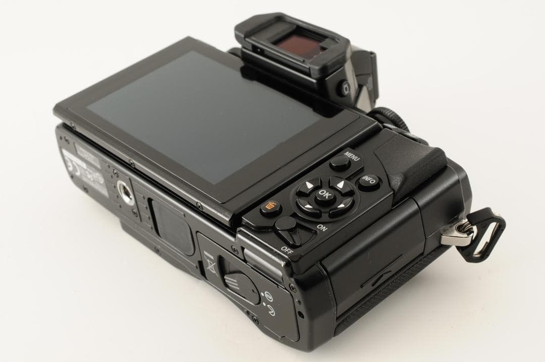 【美品】オリンパス OLYMPUS OM-D E-M5 ミラーレス一眼レフカメラ