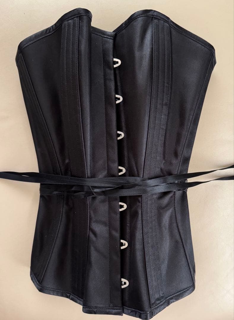 ピュアワン　P.C.W 砂時計型コルセット　ブラック