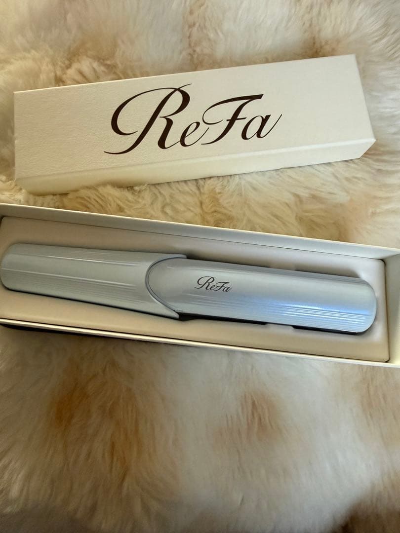 2025年12月購入ReFa ストレートヘアアイロン シルバー 箱付き