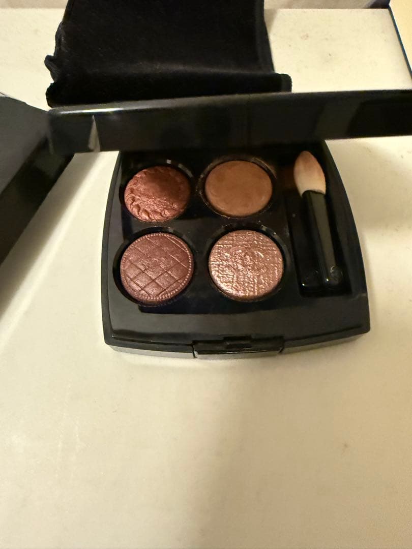 シャネル　ル　キャトル　オンブル219ブトン　クチュール