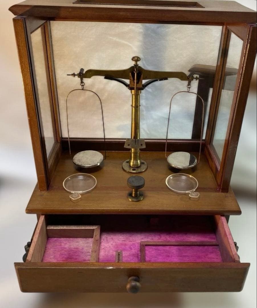 アンティーク 木製天秤 ガラスケース付き 動作可