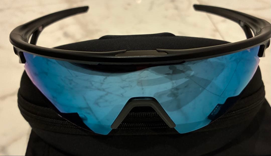 OAKLEY SPHAERA PRIZMレンズ ブルー　マットブラック フレーム