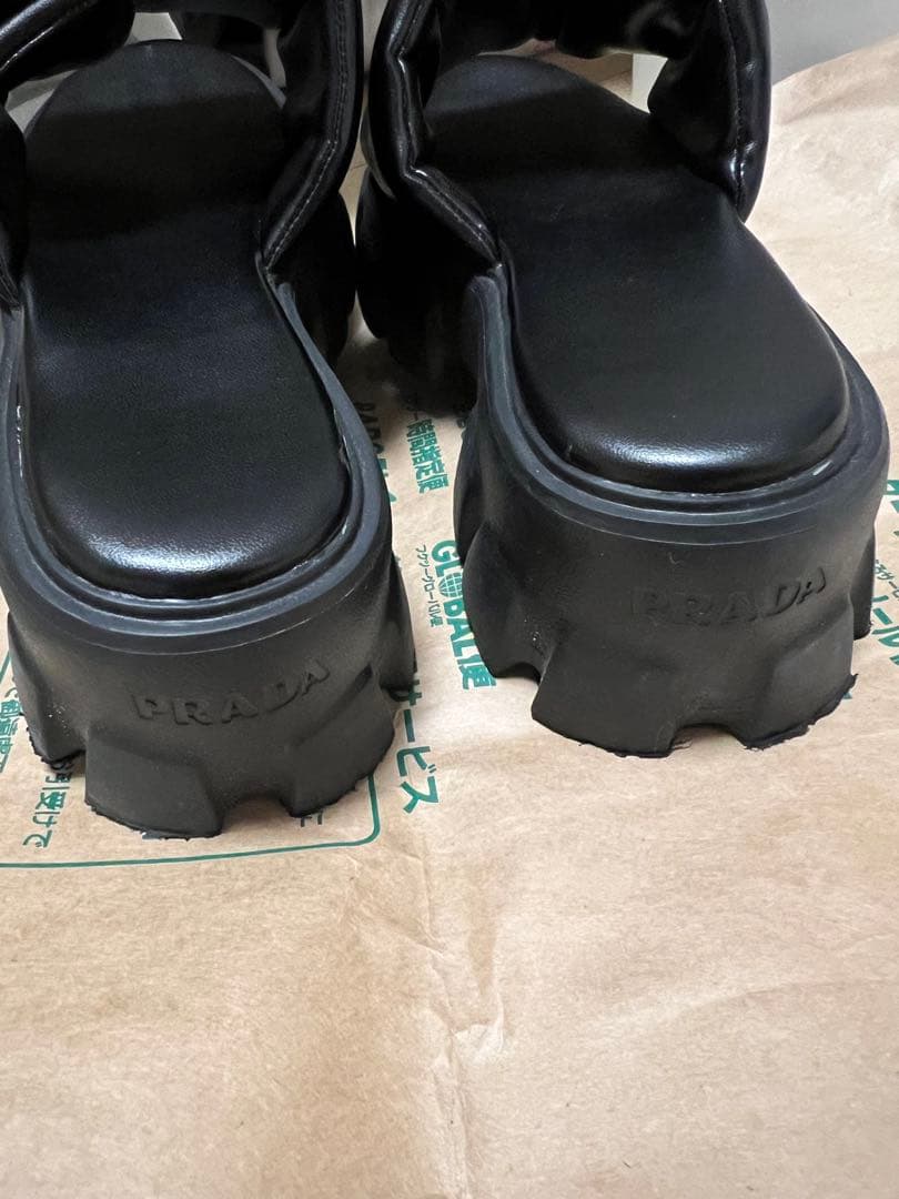 PRADA ブラックレザーサンダル 厚底