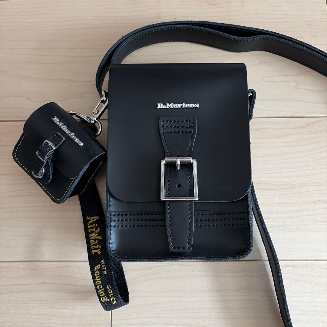 Dr. Martens ブラック ショルダーバッグ