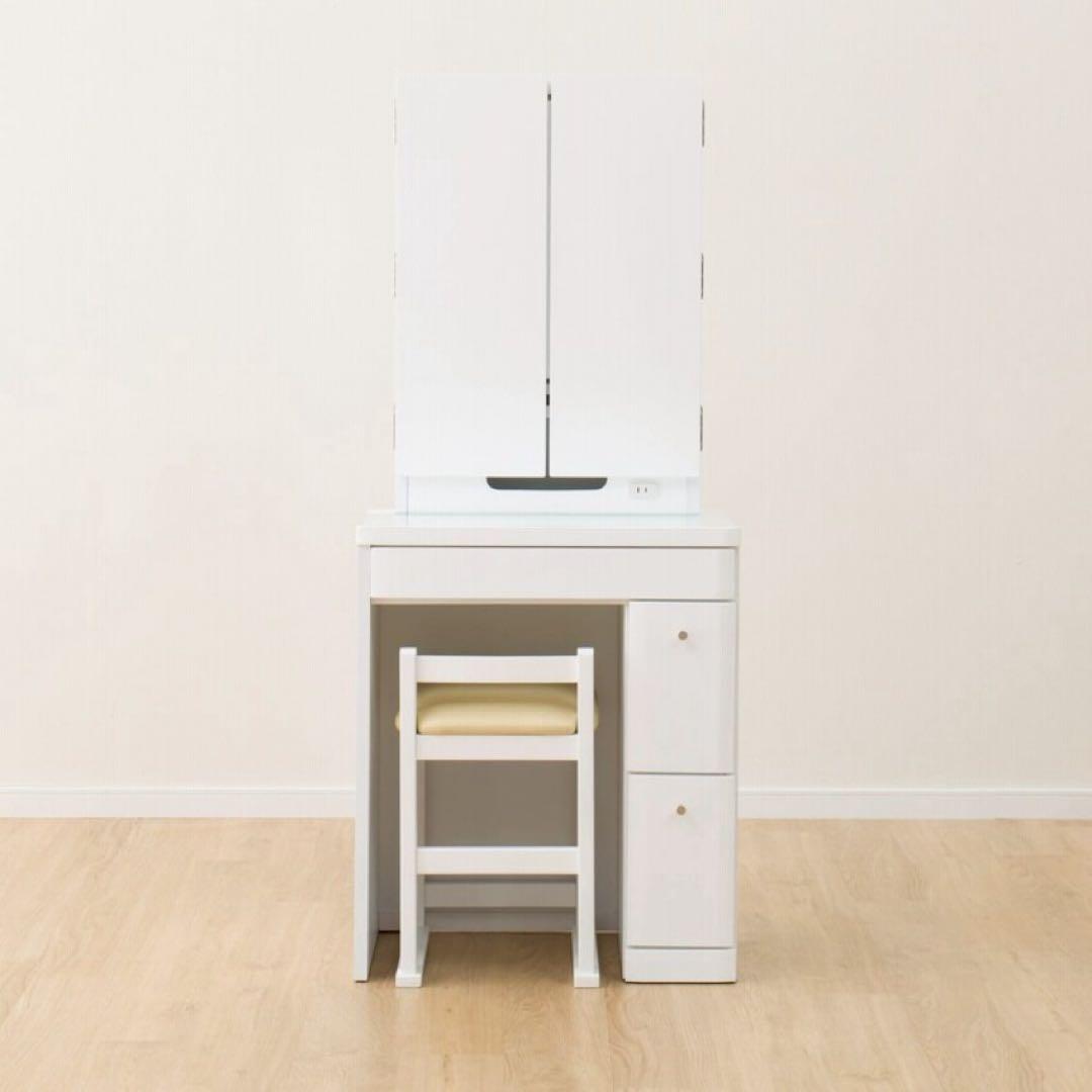 ✳︎机のみ✳︎ホワイトドレッサー・三面鏡・引き出し付き