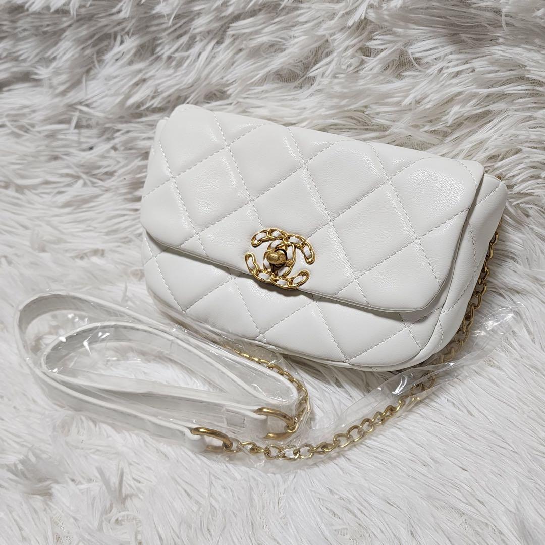 リ*♡様 CHANEL　ショルダーバッグ　ポーチ　白　キルティング　ノベルティ