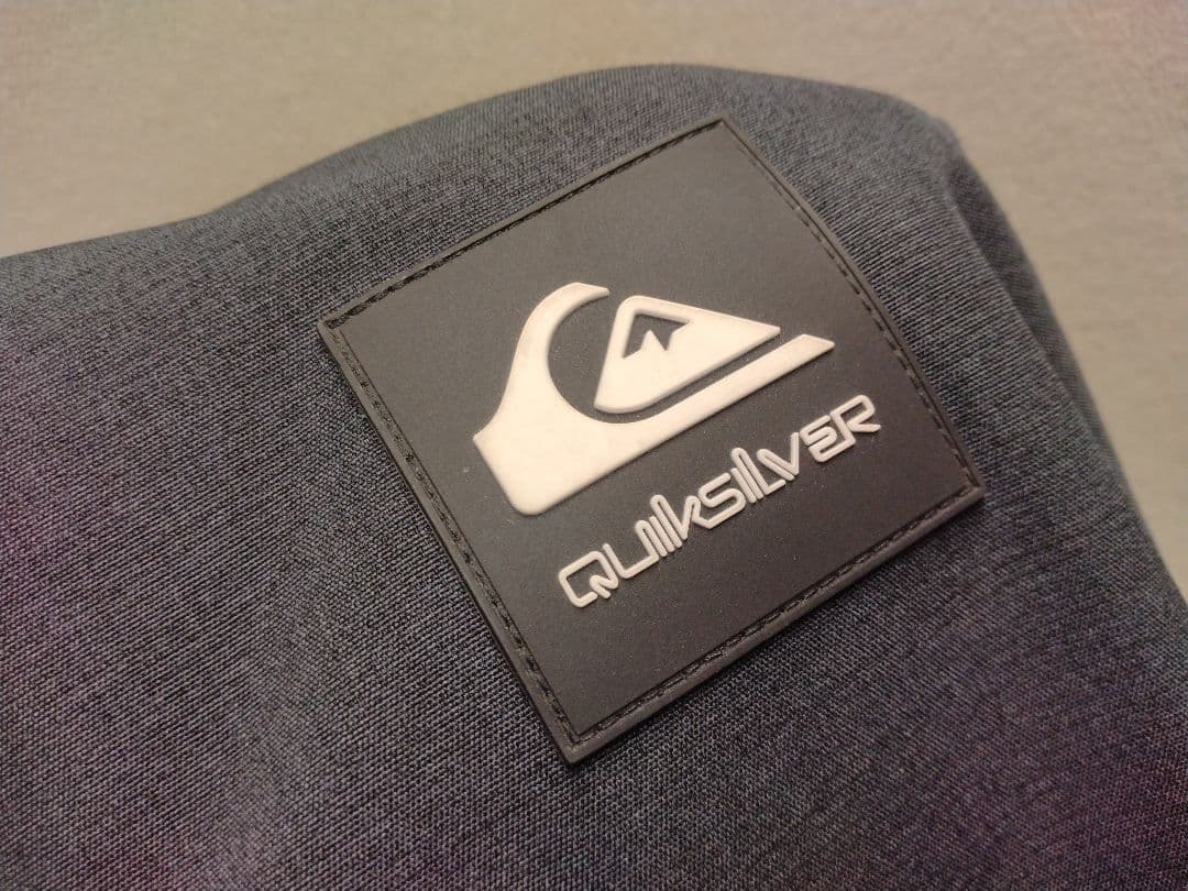 QUIKSILVER MISSION SOLID クイックシルバー Mサイズ 黒