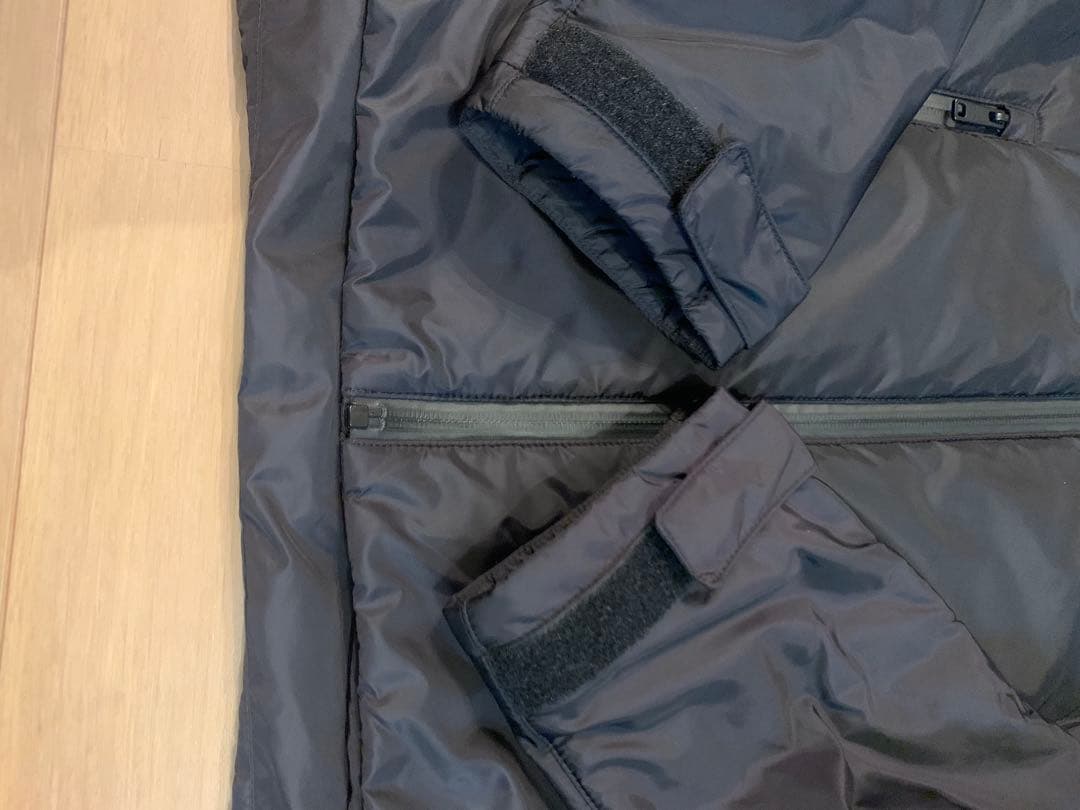 PRADA 黒 中綿ナイロンジャケット　サイズ48