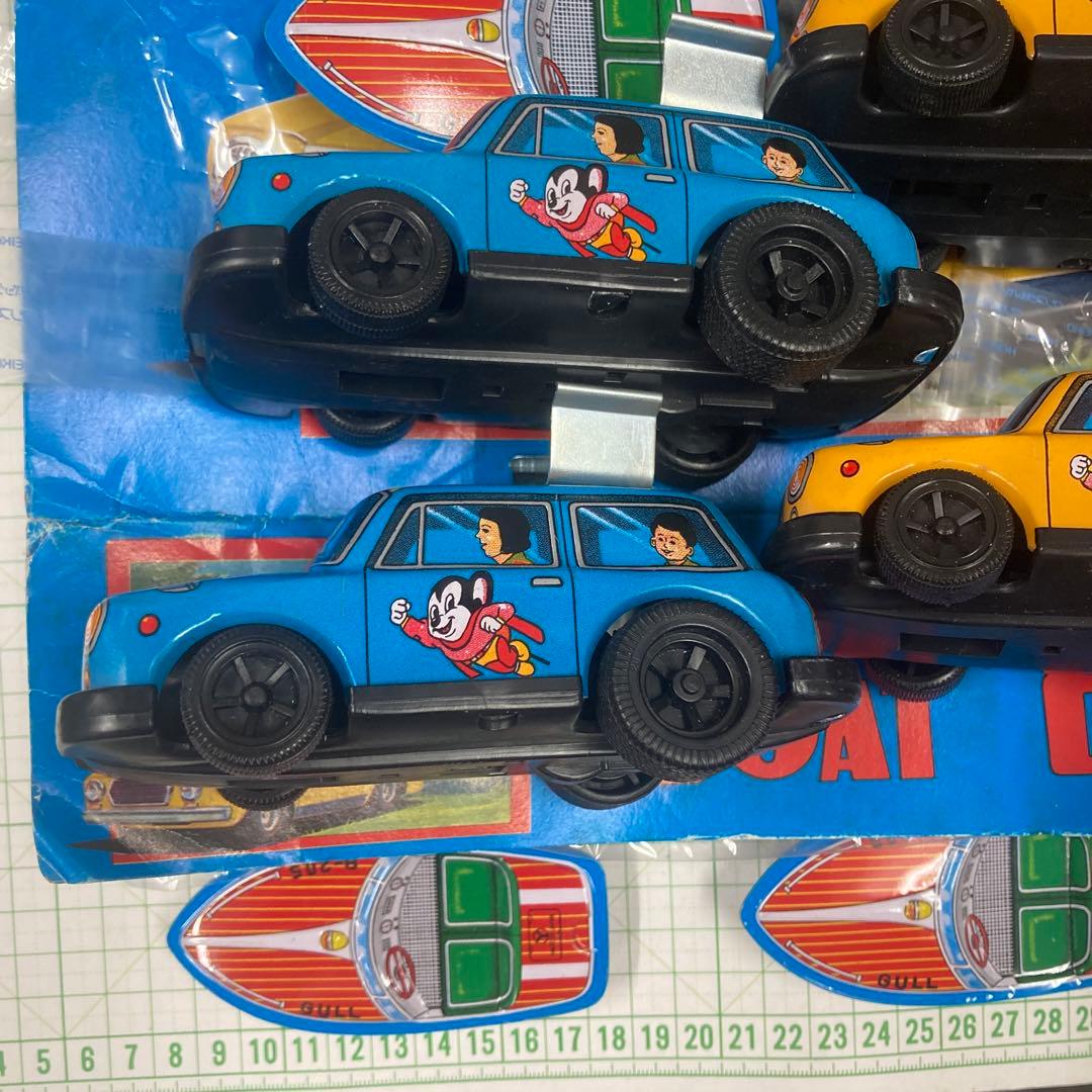 1970〜71年にミニクーパーのマイティマウスプリントのバケーションボートセット