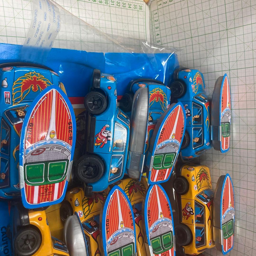 1970〜71年にミニクーパーのマイティマウスプリントのバケーションボートセット