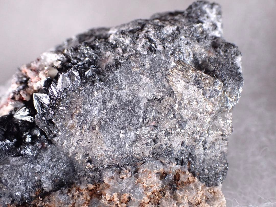 紅安鉱、自然アンチモン他　カナダ