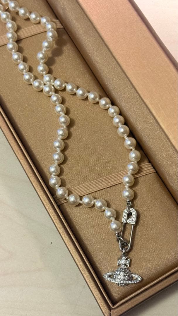 アクセサリー Vivienne Westwood pearl necklace