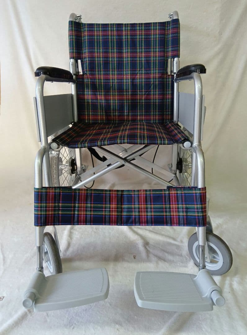 幸和製作所TacaoF　B-40 介助式車椅子　背折れタイプ　アルミ製介護車