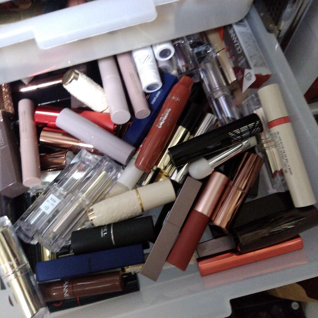 コスメまとめ売りランダム美品未使用有り、フルメイク！