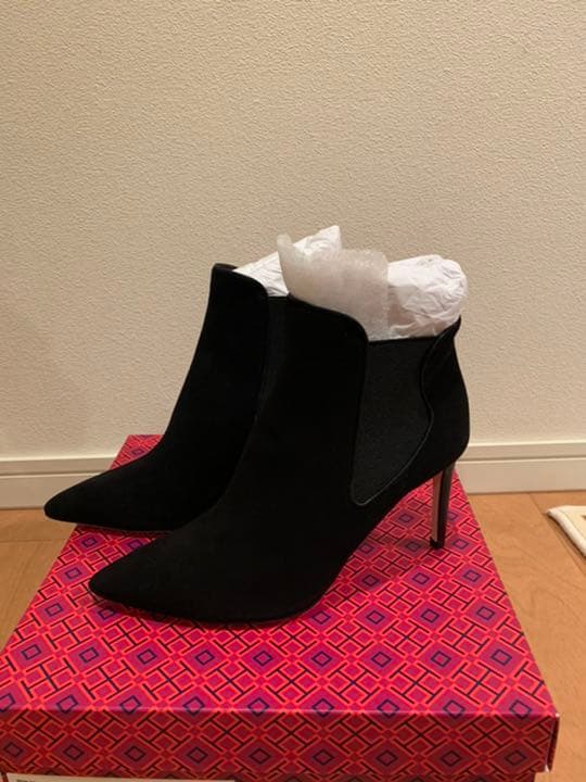 まなTory Burch Lancaster Suede Bootie