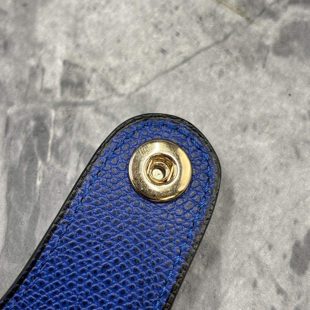 極美品✨ヴァレクストラ　メガネケース