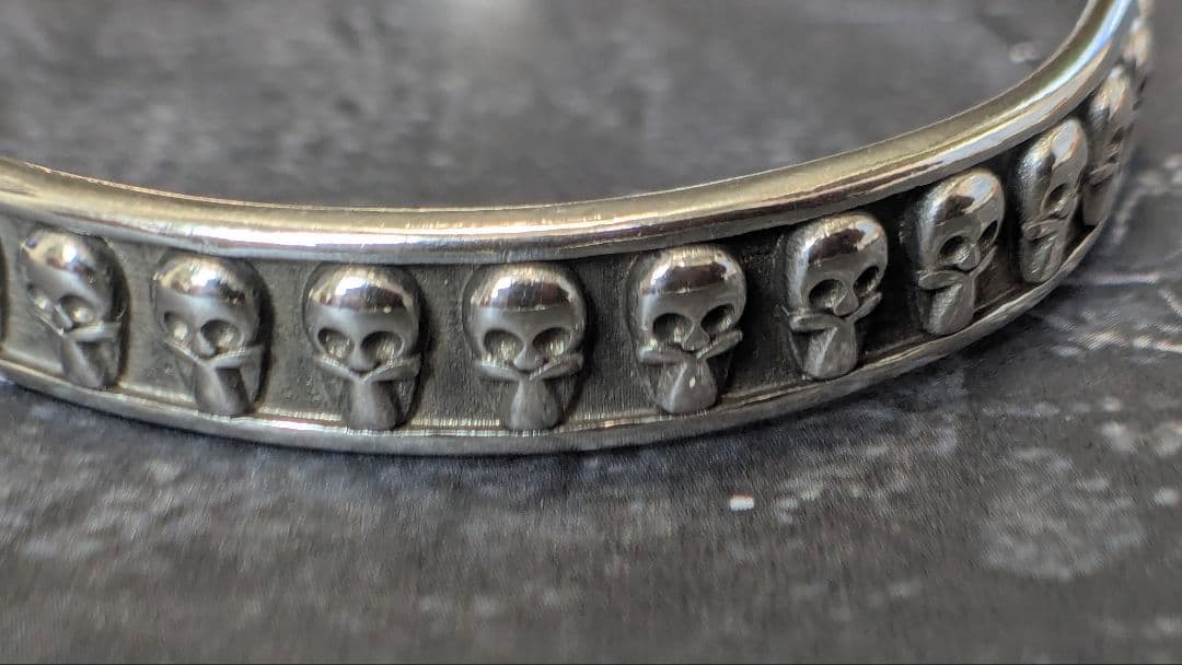 ②【Maid in italy】アレキサンダーマックイーン シルバー バングル