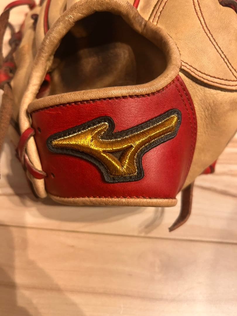 ミズノプロ　軟式　内野手　サイズ9 ベージュ/赤