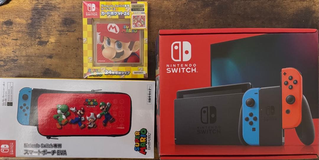 Nintendo Switch（2023） 本体、カセットケース、本体ケース付き