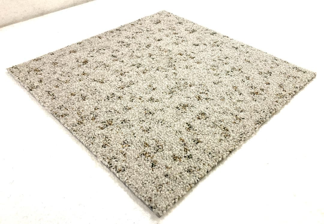 ケンさん　タイルカーペット　３６枚　新品・未使用　国内メーカー