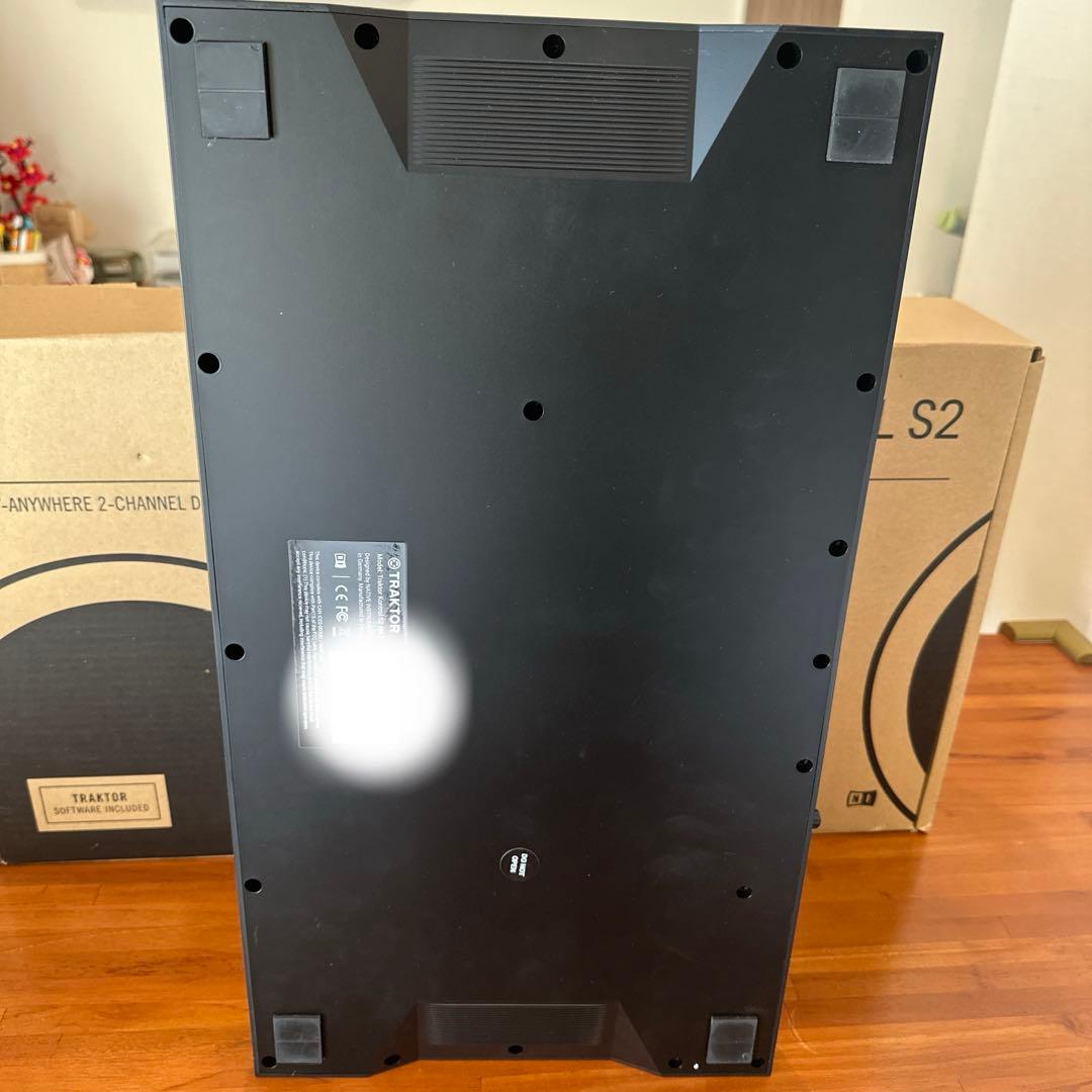 【期間限定大特価】TRAKTOR KONTROL S2 MK3 【早い者勝ち】