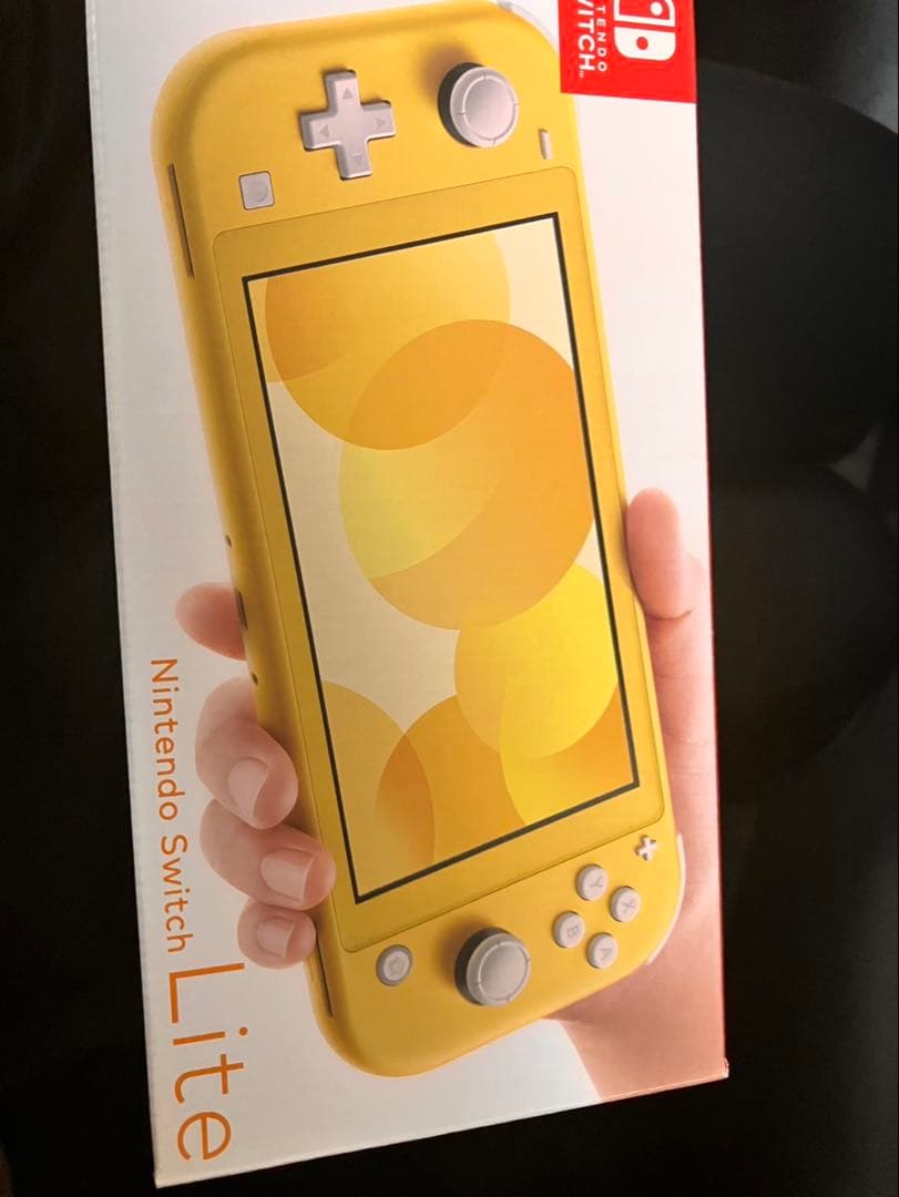 任天堂　Switchライト　ピンク　未使用品