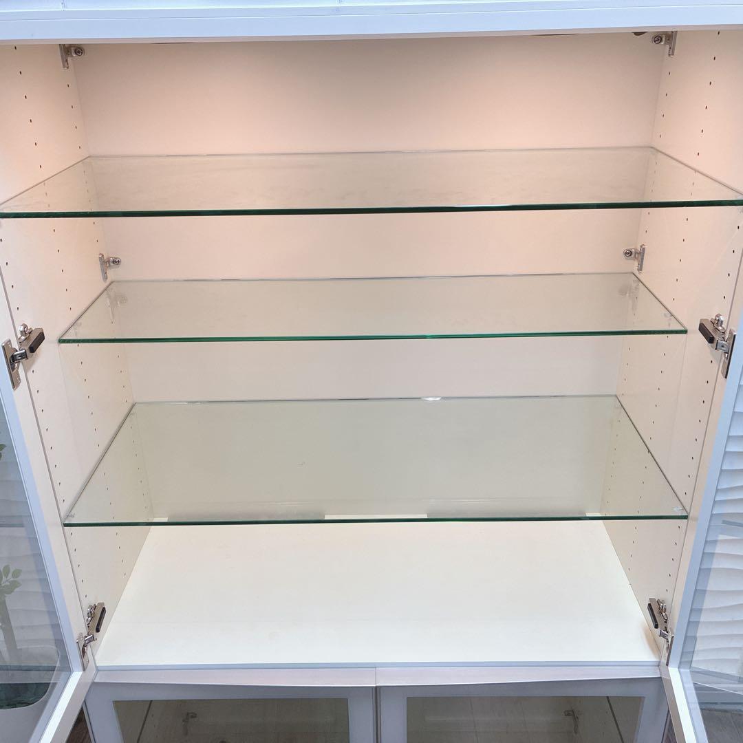 ◇大阪府 神戸市 配達料無料！arflex◇キャビネット◇ 照明付き◇ガラス扉◇